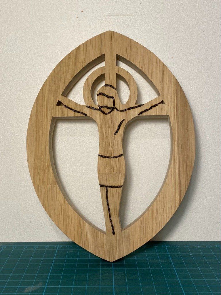 Logo des Frères de Saint Jean en bois de chêne